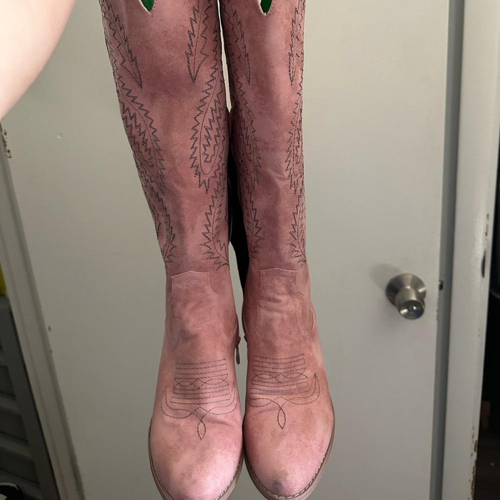 Pink cowboy boots from SHEIN